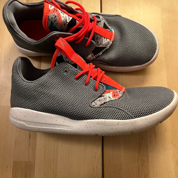 Jordan Ecliple Size 7y - Picture 2 of 4